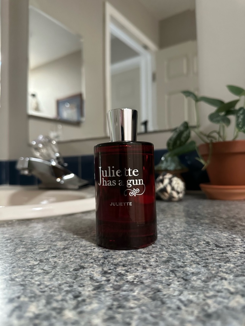 Juliette Has a G*n - Juliette